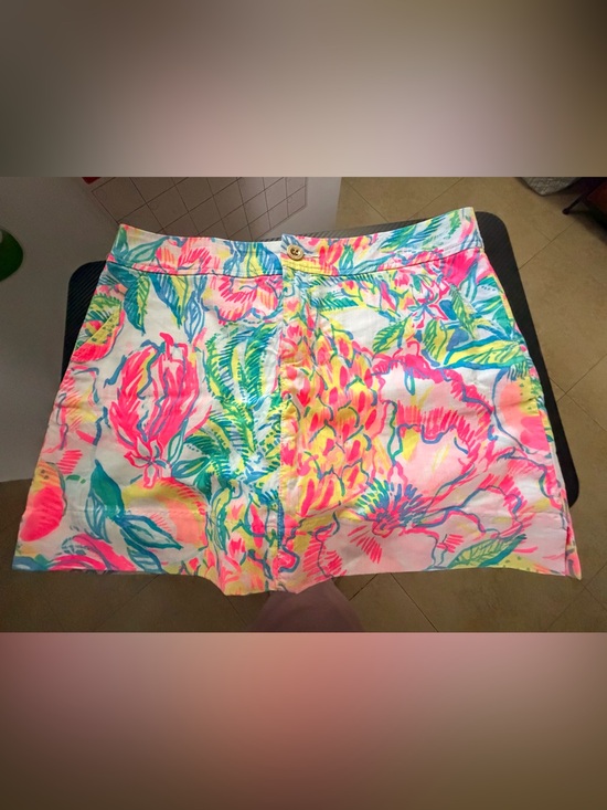 Lilly Pulitzer Pants - Lilly Pulitzer skort with Neon Pink Trim